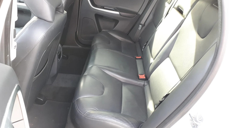Volvo XC 60 cena 59999 przebieg: 231000, rok produkcji 2015 z Warszawa małe 301